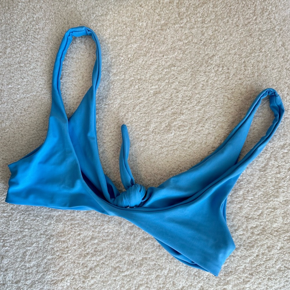 🩵Bikini Top🩵 - Picture 2 of 3